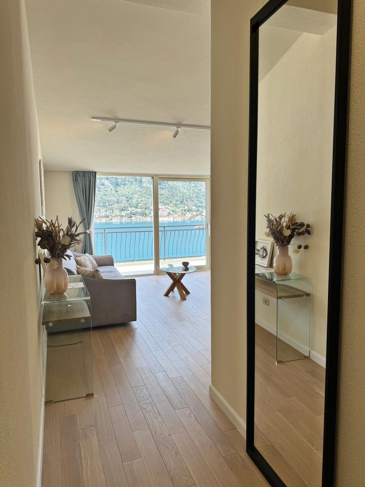 Point Of View Apartment Котор Екстериор снимка