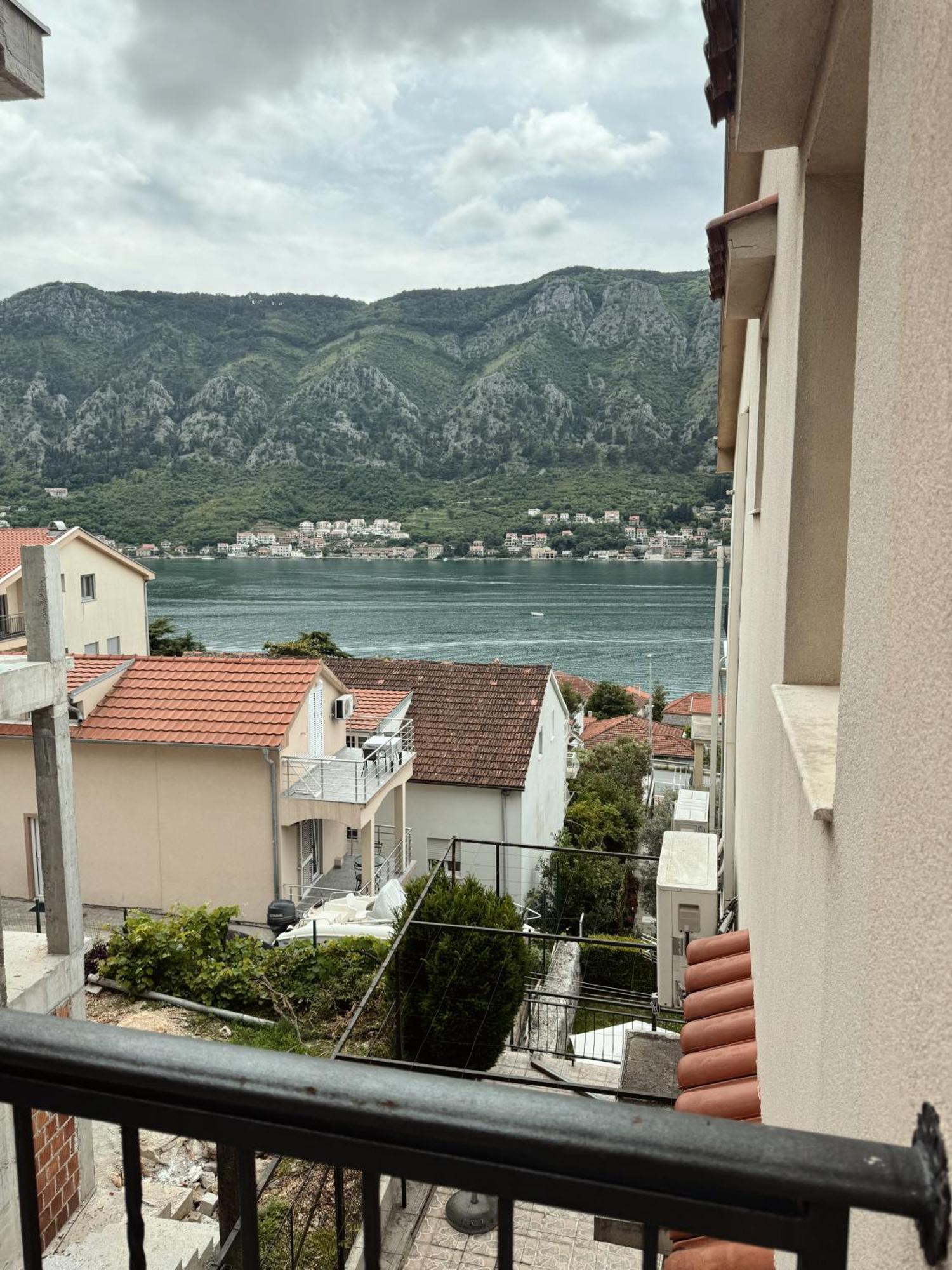 Point Of View Apartment Котор Екстериор снимка