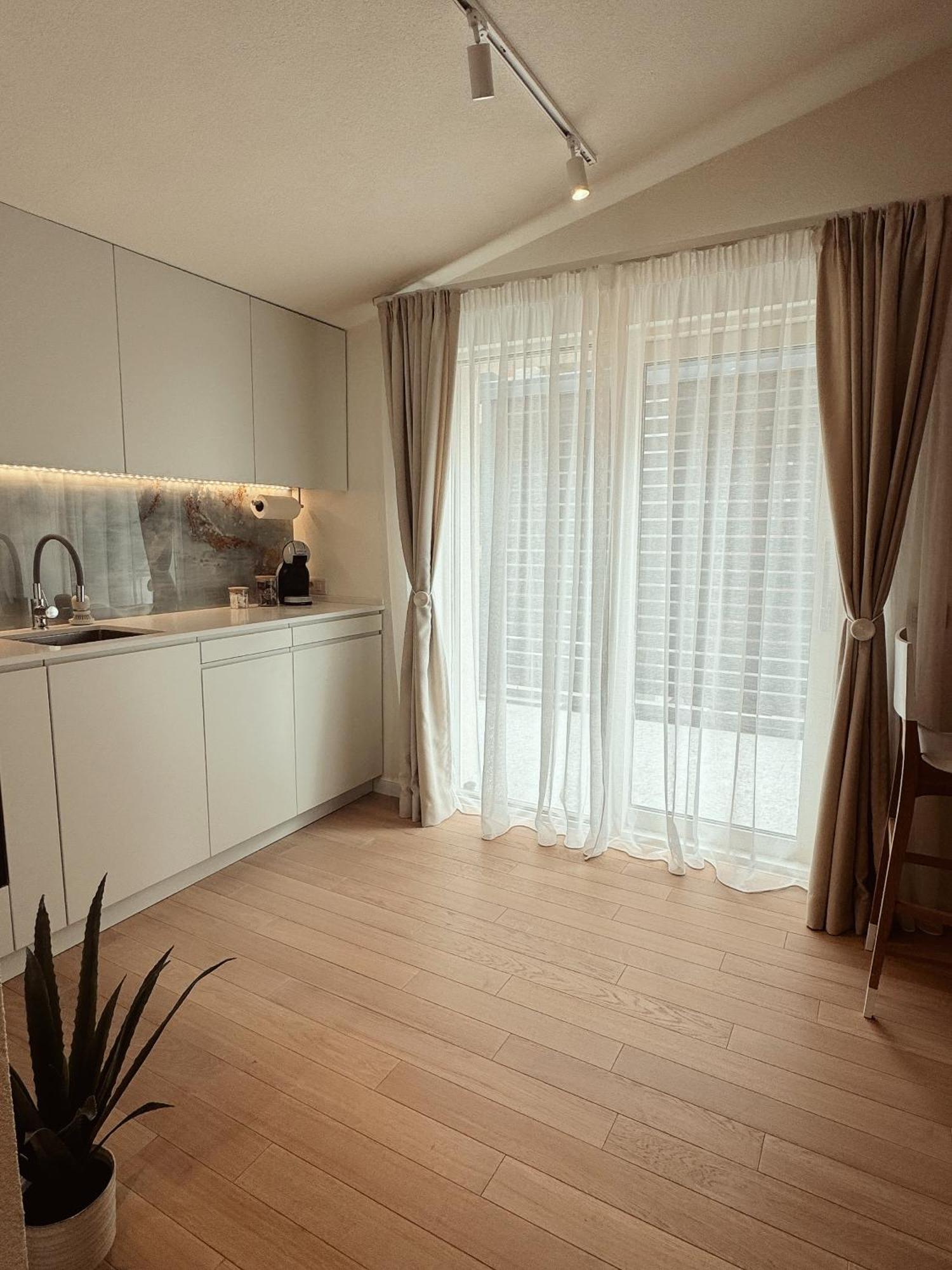 Point Of View Apartment Котор Екстериор снимка